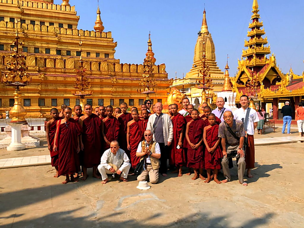ミャンマー僧侶